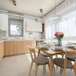 Luxury With Parking And Air Conditioning Near Center By Renters Prestige Lejlighed *