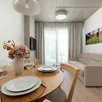 Luxury With Parking And Air Conditioning Near Center By Renters Prestige Lejlighed