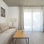Lejlighed Luxury With Parking And Air Conditioning Near Center By Renters Prestige
