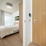 Appartement Luxury With Parking And Air Conditioning Near Center By Renters Prestige