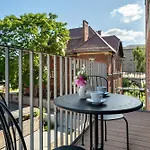 Appartement Luxury With Parking And Air Conditioning Near Center By Renters Prestige