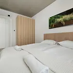 Lejlighed Luxury With Parking And Air Conditioning Near Center By Renters Prestige