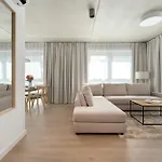 Lejlighed Luxury With Parking And Air Conditioning Near Center By Renters Prestige