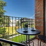 Luxury With Parking And Air Conditioning Near Center By Renters Prestige Appartement *