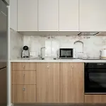 Luxury With Parking And Air Conditioning Near Center By Renters Prestige Appartement