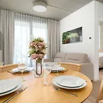 Luxury With Parking And Air Conditioning Near Center By Renters Prestige Appartement *