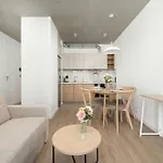 Luxury With Parking And Air Conditioning Near Center By Renters Prestige Appartamento Breslavia