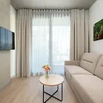 Lejlighed Luxury With Parking And Air Conditioning Near Center By Renters Prestige