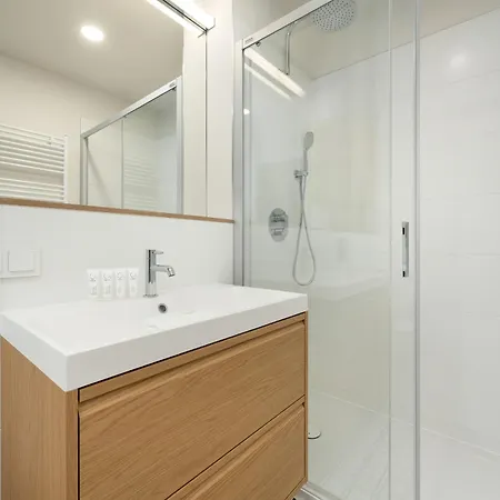 Apartamento Luxury With Parking And Air Conditioning Near Center By Renters Prestige *