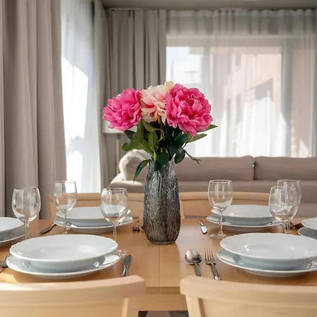 Apartamento Luxury With Parking And Air Conditioning Near Center By Renters Prestige