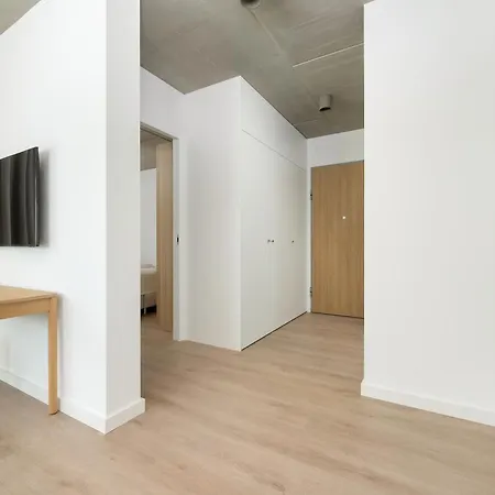 Luxury With Parking And Air Conditioning Near Center By Renters Prestige Apartamento