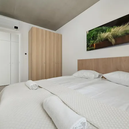 Apartamento Luxury With Parking And Air Conditioning Near Center By Renters Prestige