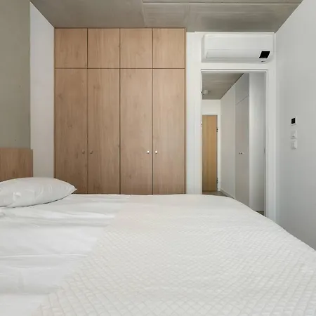 Luxury With Parking And Air Conditioning Near Center By Renters Prestige