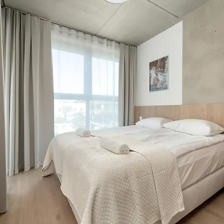 Luxury With Parking And Air Conditioning Near Center By Renters Prestige Apartamento *