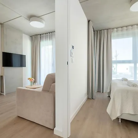 Apartamento Luxury With Parking And Air Conditioning Near Center By Renters Prestige *