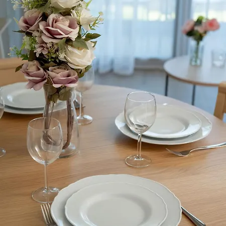 Luxury With Parking And Air Conditioning Near Center By Renters Prestige *