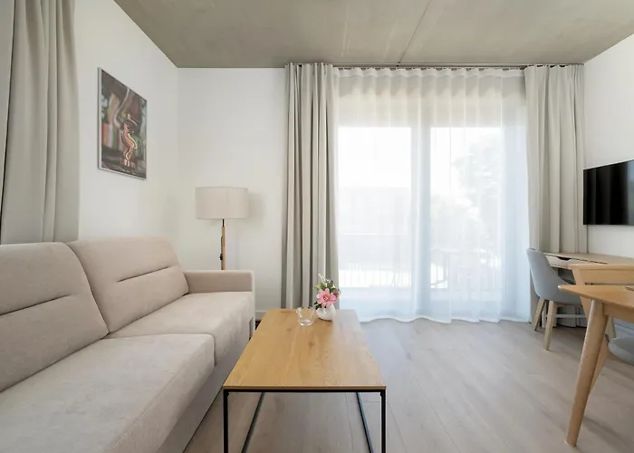 Apartament Luxury With Parking And Air Conditioning Near Center By Renters Prestige