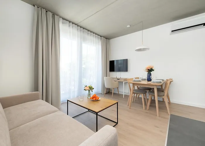 Luxury With Parking And Air Conditioning Near Center By Renters Prestige Apartament *