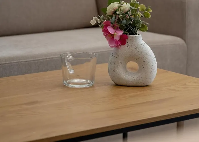 Luxury With Parking And Air Conditioning Near Center By Renters Prestige Apartament