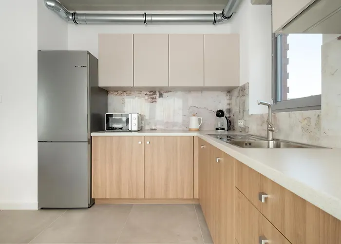 Luxury With Parking And Air Conditioning Near Center By Renters Prestige Apartament