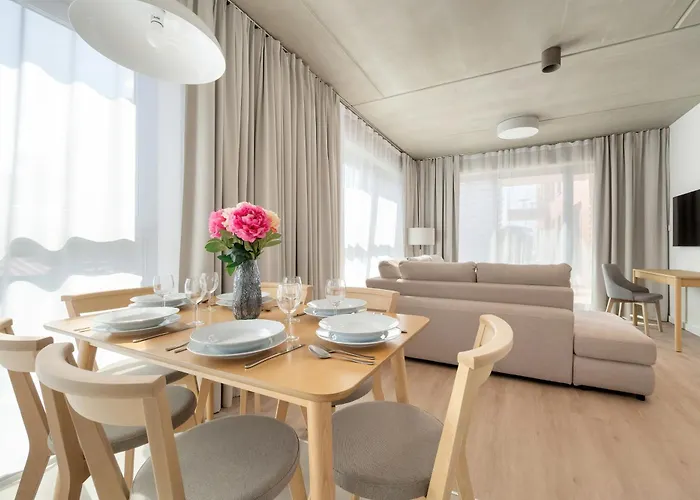 Luxury With Parking And Air Conditioning Near Center By Renters Prestige * 브로츠와프