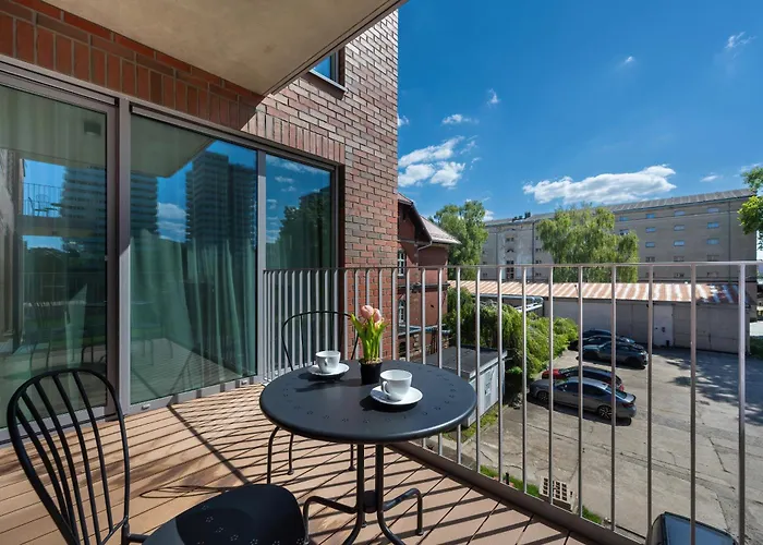 Luxury With Parking And Air Conditioning Near Center By Renters Prestige 아파트 *