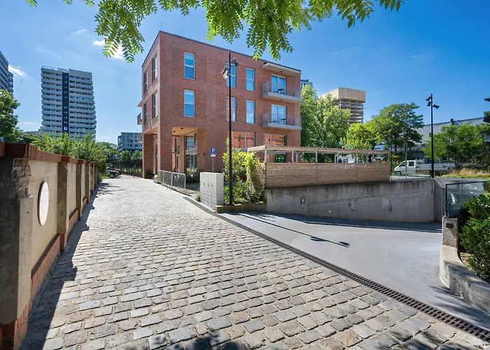 Luxury With Parking And Air Conditioning Near Center By Renters Prestige Apartament *