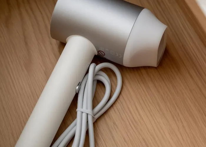 Luxury With Parking And Air Conditioning Near Center By Renters Prestige *